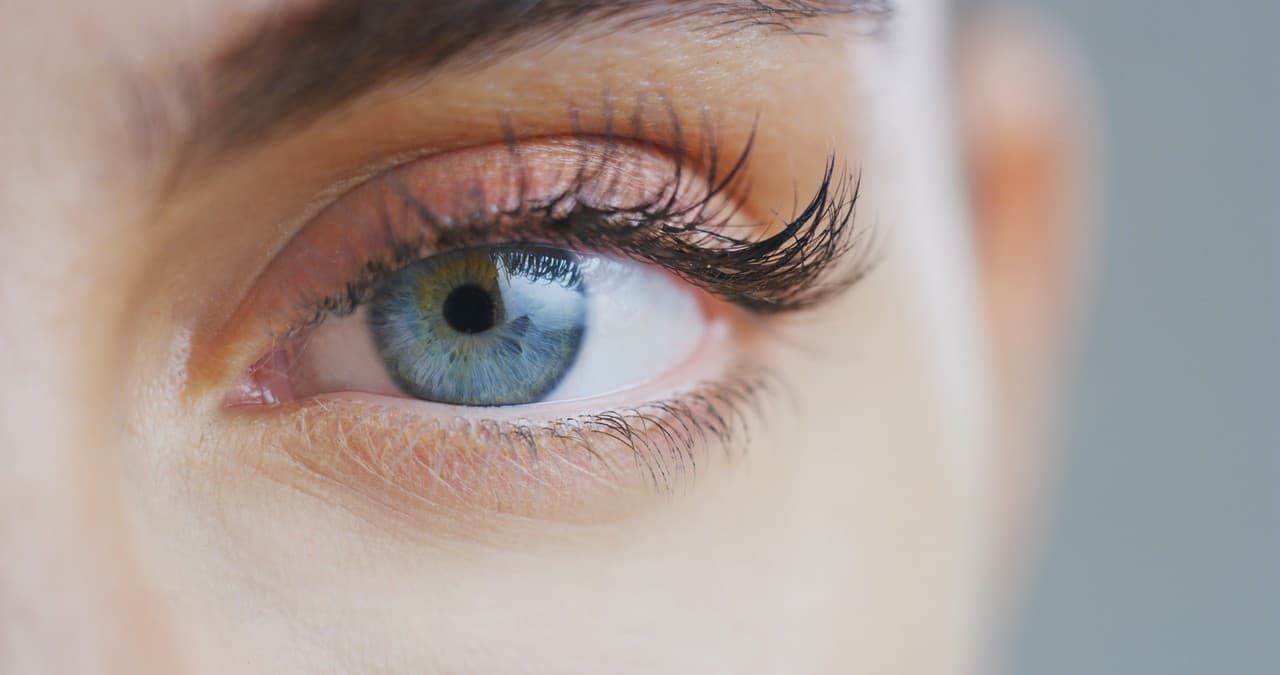 Tratamientos de pestañas y cejas en Pontevedra