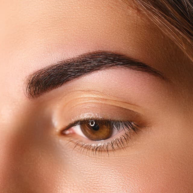 Tratamientos de pestañas y cejas en Pontevedra